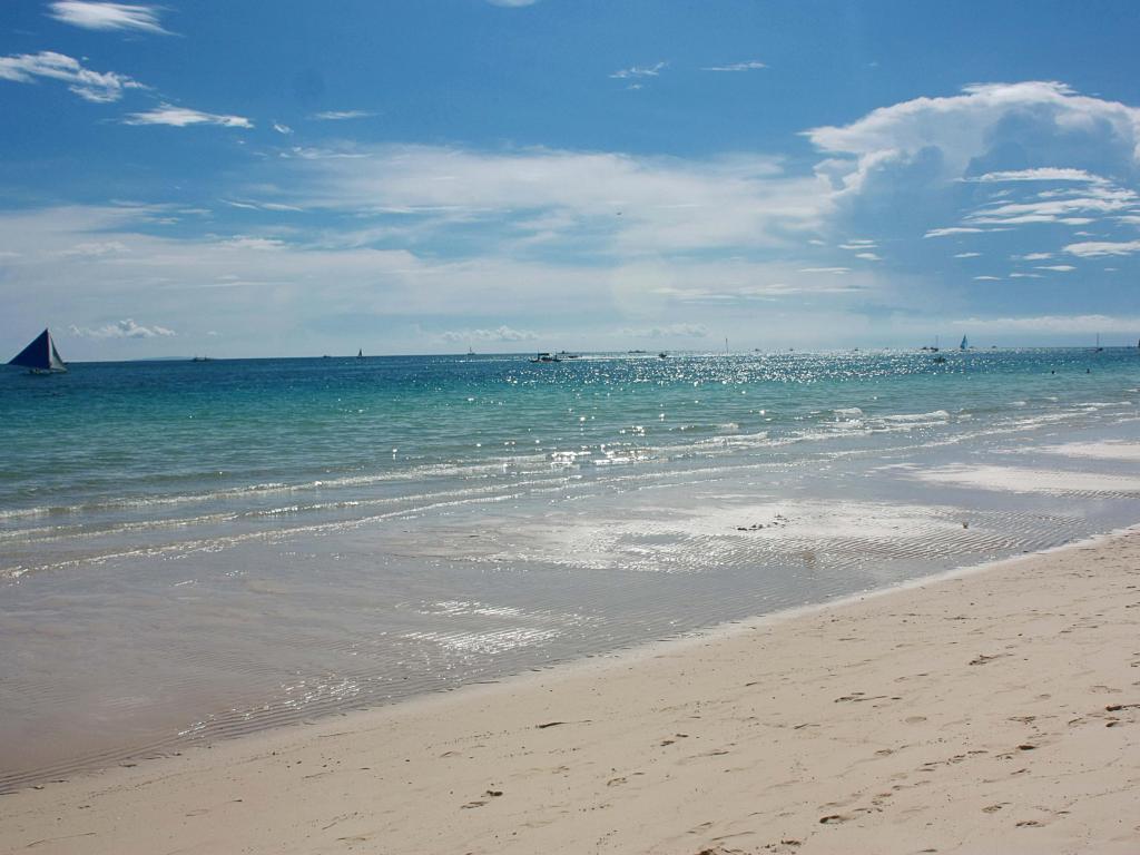 IL Mare Sakura Resort Boracay Balabag  Bagian luar foto